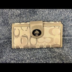 Like new Grey Coach Wallet